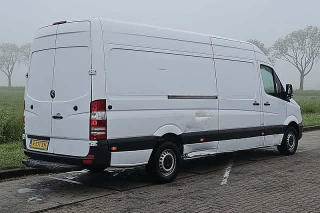 Mercedes-Benz Sprinter (2016) thumbnail 3