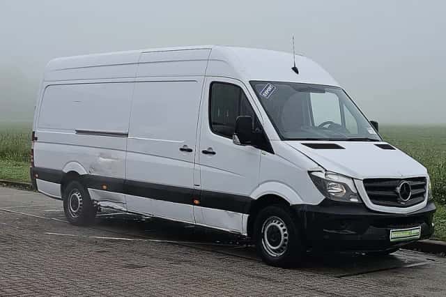 Mercedes-Benz Sprinter (2016) thumbnail 4