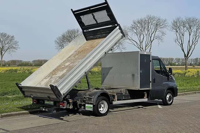 Iveco Daily (2022) thumbnail 3