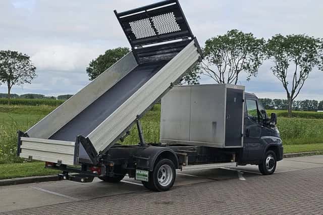 Iveco Daily (2022) thumbnail 3