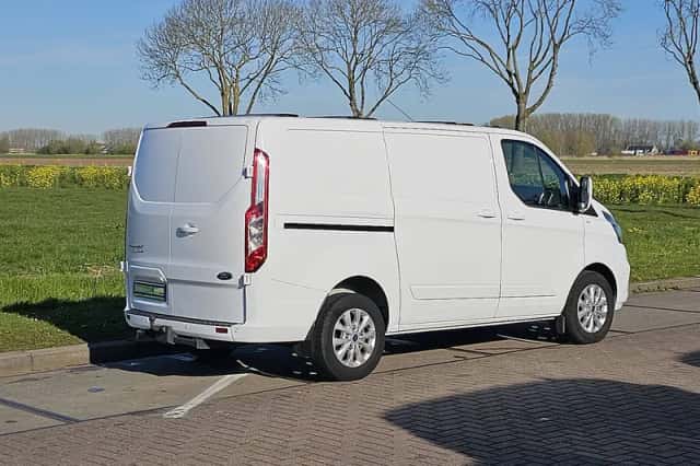 Ford Transit (2022) thumbnail 3
