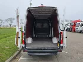 Mercedes-Benz eSprinter (2025) thumbnail 12