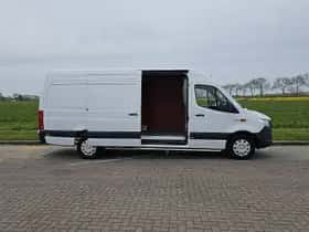 Mercedes-Benz eSprinter (2025) thumbnail 13