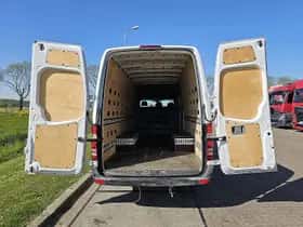 Mercedes-Benz Sprinter (2015) thumbnail 12