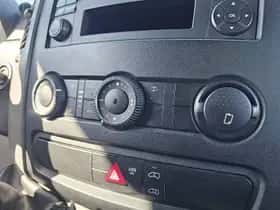 Mercedes-Benz Sprinter (2015) thumbnail 9