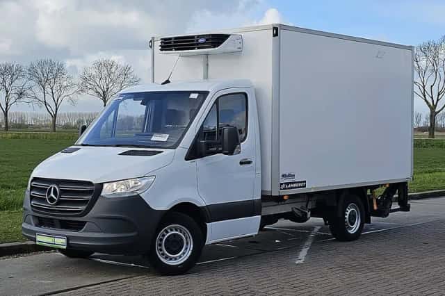 Mercedes-Benz Sprinter (2022) thumbnail 2