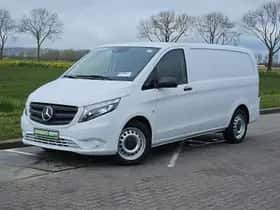 Mercedes-Benz Vito (2022) thumbnail 2