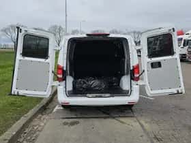 Mercedes-Benz Vito (2022) thumbnail 14