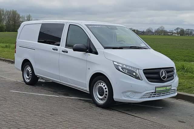 Mercedes-Benz Vito (2022) thumbnail 4