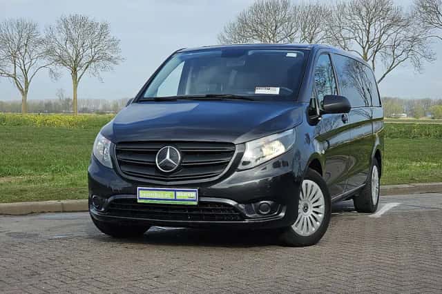 Mercedes-Benz Vito (2023) thumbnail 1