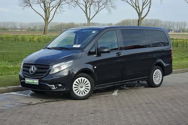 Mercedes-Benz Vito (2023) thumbnail 2