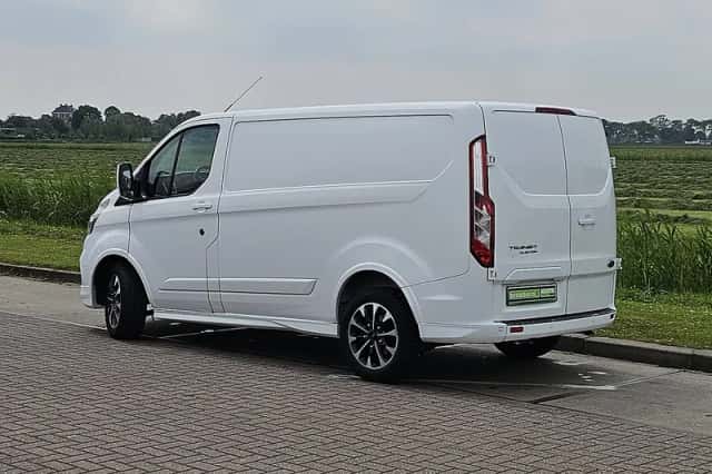 Ford Transit (2021) thumbnail 5