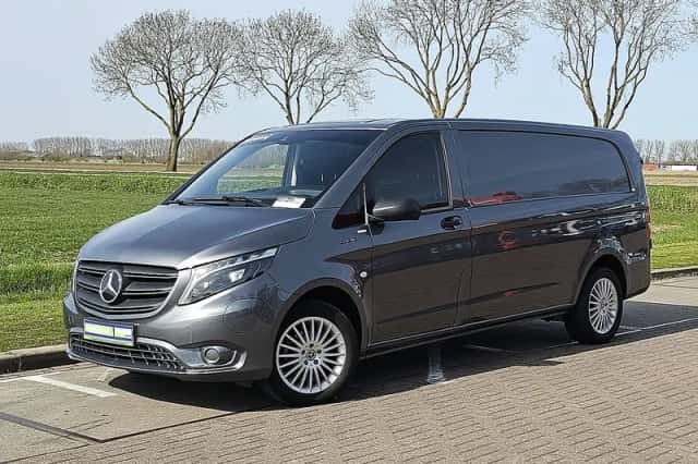 Mercedes-Benz eVito (2023) thumbnail 2