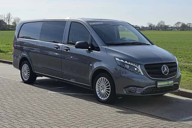 Mercedes-Benz eVito (2023) thumbnail 4