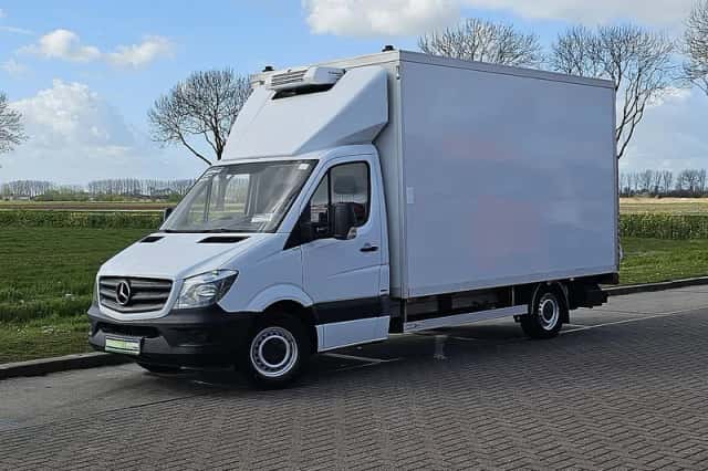 Mercedes-Benz Sprinter (2016) thumbnail 2