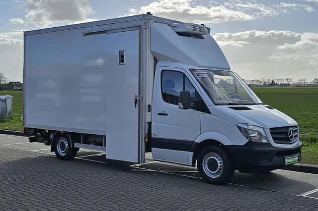 Mercedes-Benz Sprinter (2016) thumbnail 4