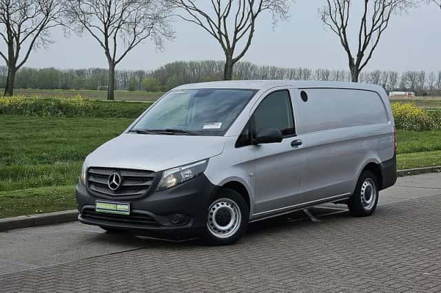 Mercedes-Benz Vito (2021) thumbnail 2