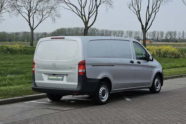 Mercedes-Benz Vito (2021) thumbnail 3