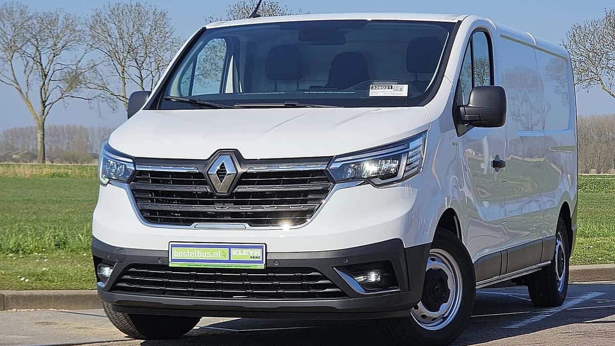 Renault Trafic (2023) — foto 1