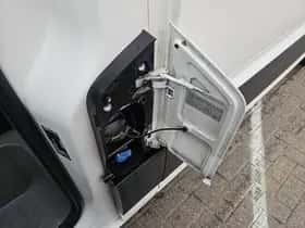 Volkswagen Crafter (2023) thumbnail 16