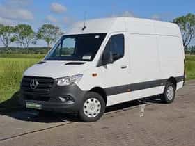 Mercedes-Benz Sprinter (2024) thumbnail 2