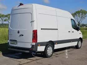 Mercedes-Benz Sprinter (2024) thumbnail 3