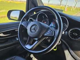Mercedes-Benz EQV (2022) thumbnail 11