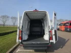 Mercedes-Benz eSprinter (2024) thumbnail 13
