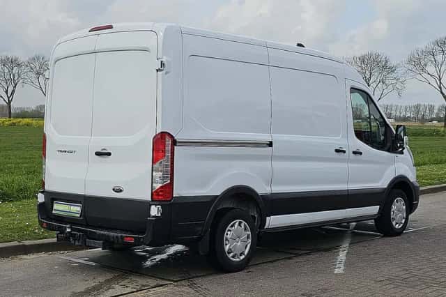 Ford Transit (2023) thumbnail 3