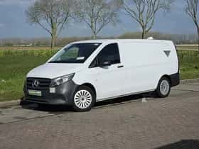 Mercedes-Benz Vito (2024) thumbnail 2