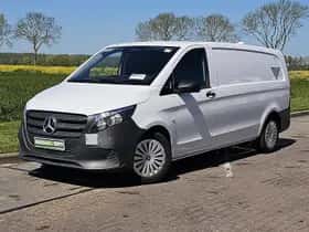 Mercedes-Benz Vito (2024) thumbnail 2