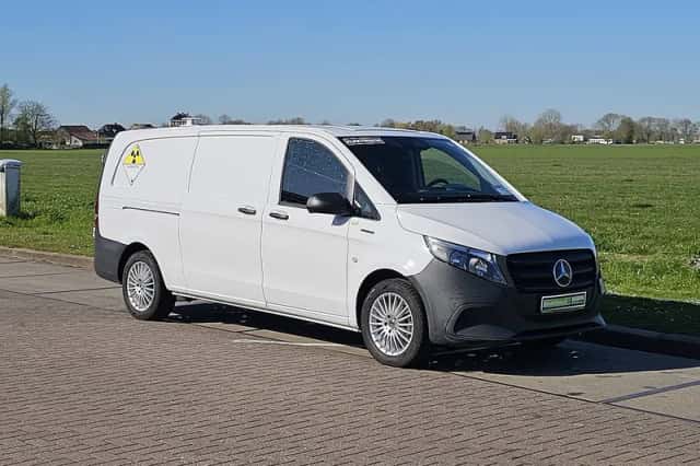 Mercedes-Benz eVito (2024) thumbnail 4