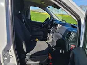 Mercedes-Benz eVito (2024) thumbnail 6