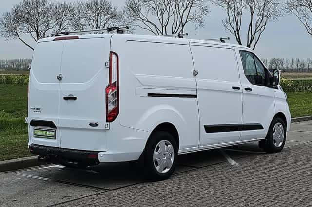 Ford Transit (2021) thumbnail 3