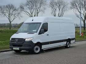 Mercedes-Benz Sprinter (2020) thumbnail 2