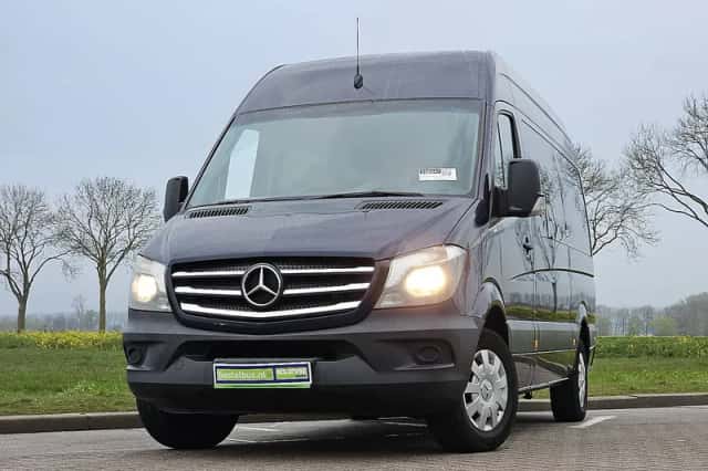 Mercedes-Benz Sprinter (2016) thumbnail 1