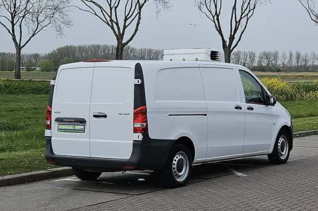 Mercedes-Benz Vito (2022) thumbnail 3