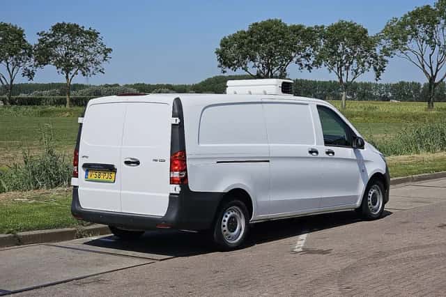 Mercedes-Benz Vito (2022) thumbnail 3