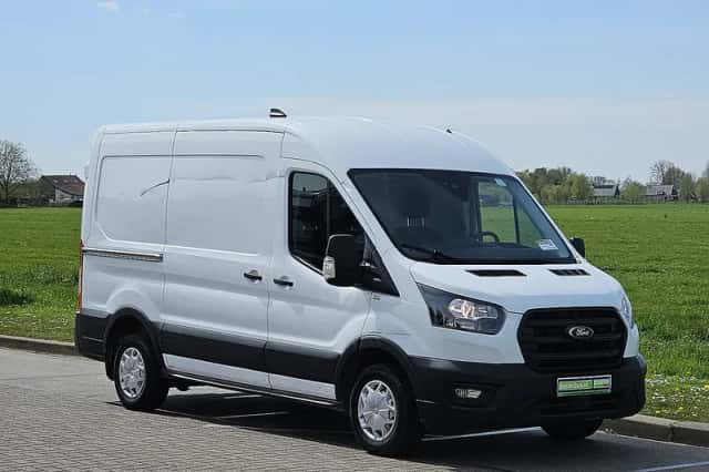 Ford Transit (2023) thumbnail 4