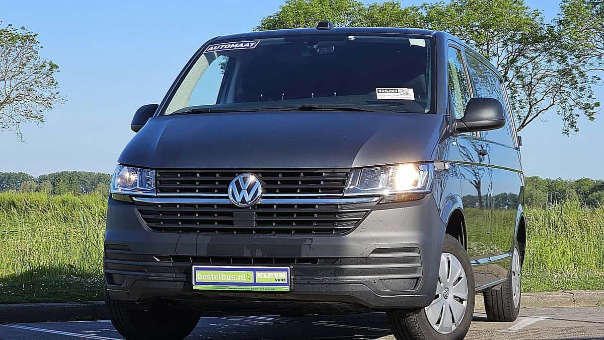 Volkswagen Transporter (2022) — foto 1