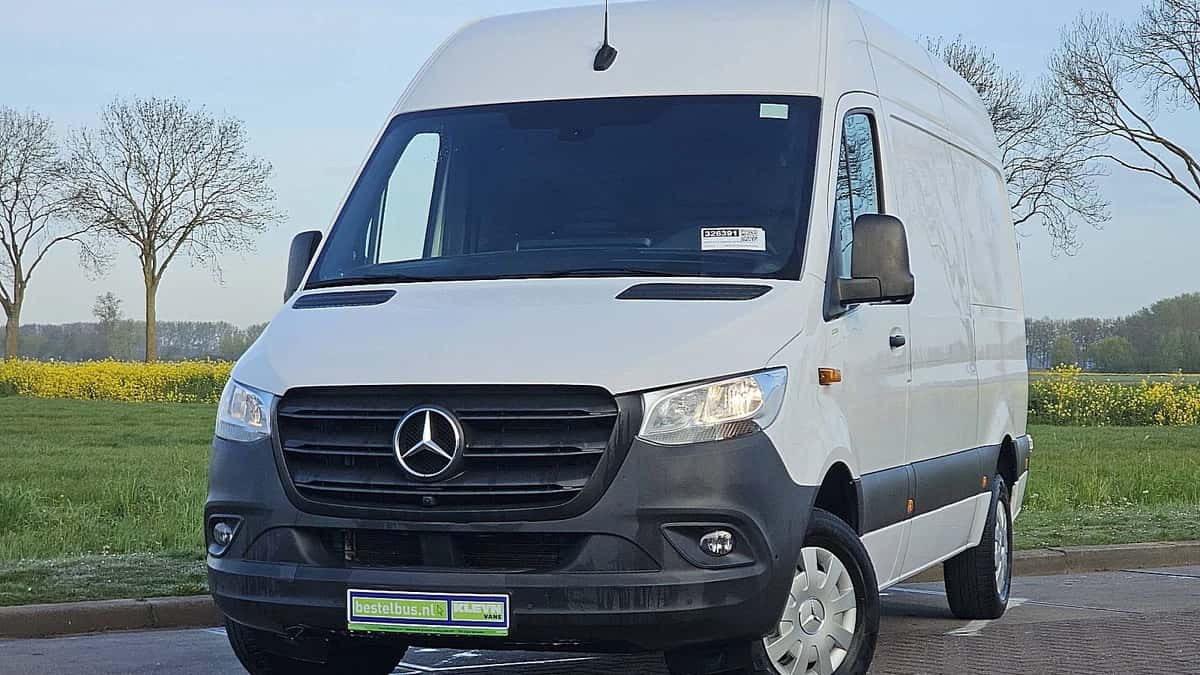 Mercedes-Benz Sprinter (2023) — foto 1
