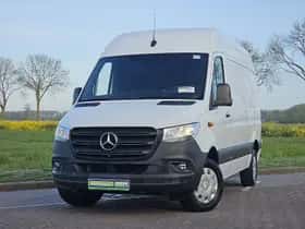 Mercedes-Benz Sprinter (2023) thumbnail 1