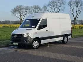 Mercedes-Benz Sprinter (2023) thumbnail 2