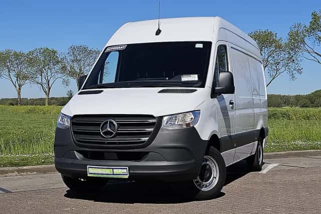 Mercedes-Benz Sprinter (2022) thumbnail 1
