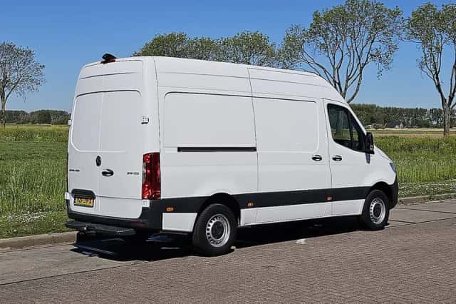 Mercedes-Benz Sprinter (2022) thumbnail 3
