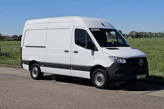 Mercedes-Benz Sprinter (2022) thumbnail 4