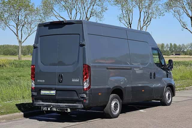 Iveco Daily (2022) thumbnail 3