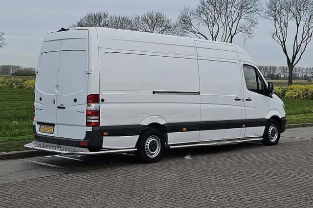 Mercedes-Benz Sprinter (2018) thumbnail 3