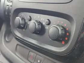 Opel Vivaro (2017) thumbnail 9
