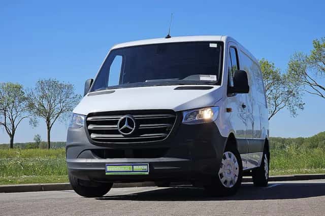 Mercedes-Benz Sprinter (2022) thumbnail 1